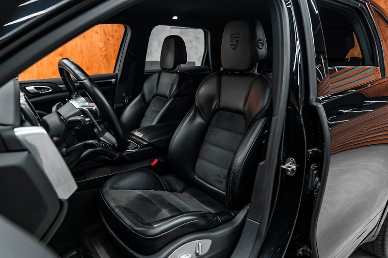 Porsche Cayenne Diesel Platinum - fotka 6 z 20