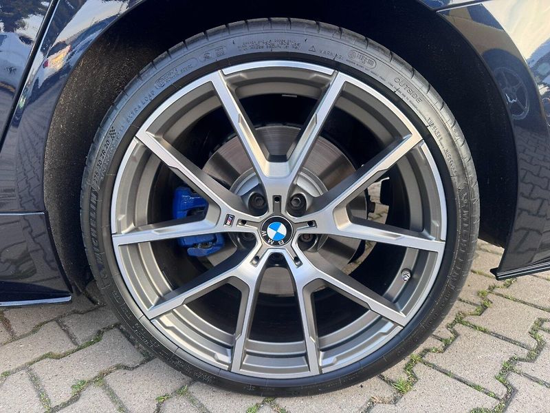 BMW Řada 5 (2018) 540i G31 3,0 250KW MPACKET 4X4 - fotka 46 z 50