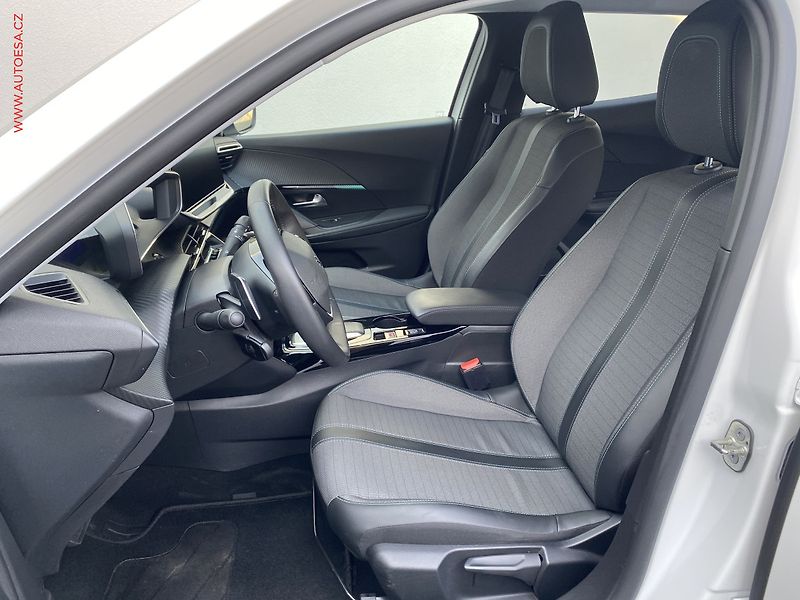 Peugeot 2008 (2022) 1.5 HDi, Allure, AT - fotka 9 z 18