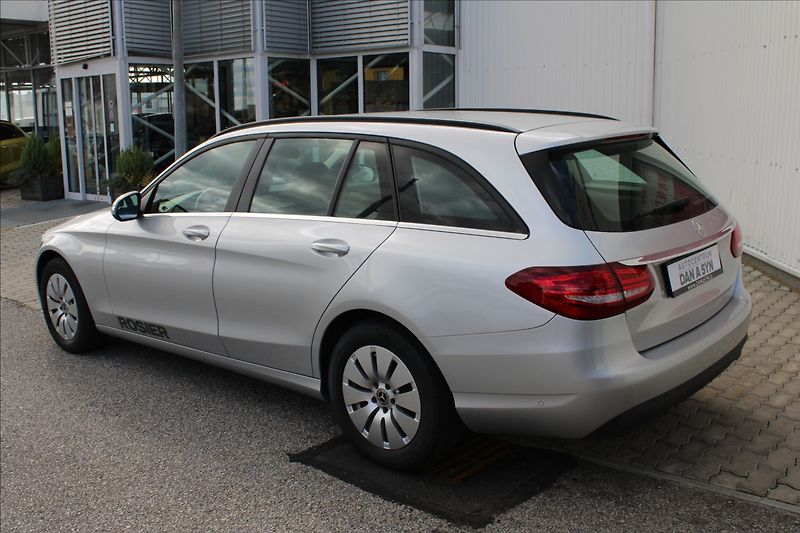 Mercedes-Benz Třídy C 1,6 C200d LED, top stav - fotka 4 z 4