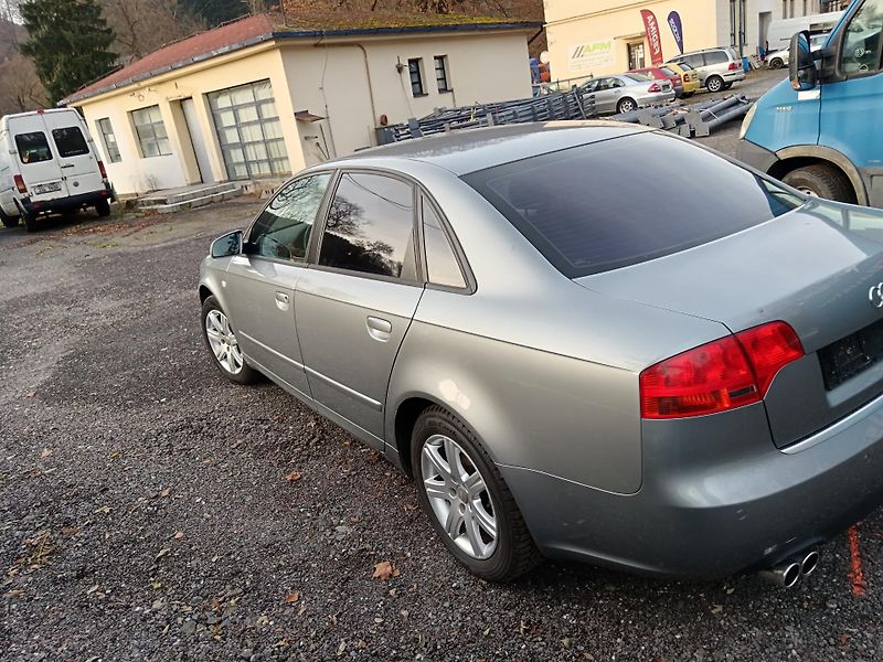Audi A4 (2006)  85 KW klima výhřev  - fotka 3 z 15