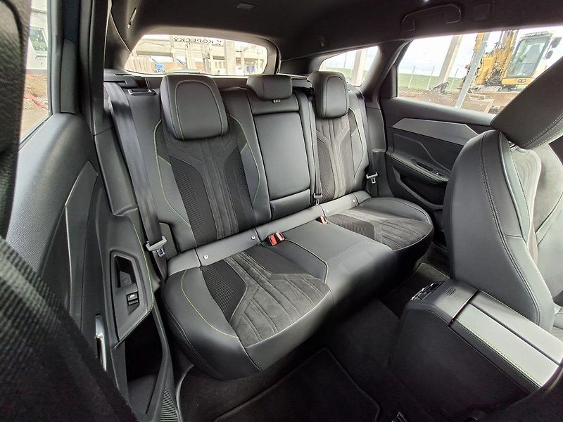 Peugeot 308 SW e-GT 115 kW/156k 54 kWh - fotka 5 z 30