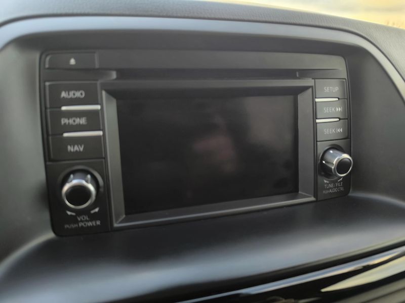 Mazda CX-5 2.2 4x4 TAŽNÉ, DOLOŽENÉ KM - fotka 26 z 39