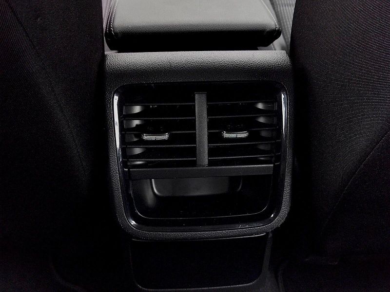 Škoda Octavia (2023) Combi Ambition 2,0 Tdi 110 kw - fotka 27 z 36