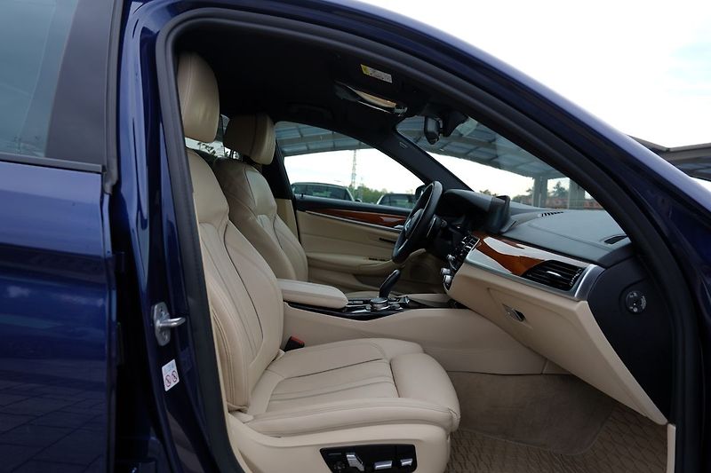 BMW Řada 5 540d xDrive Mpaket/320PS/ČR - fotka 28 z 50