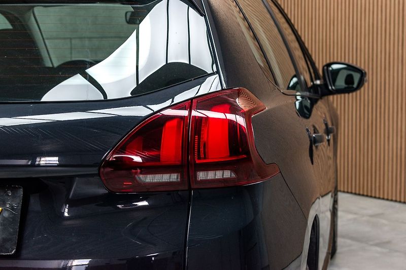 Peugeot 2008 1.2 PureTech*PO SERVISE*ČR* - fotka 29 z 32