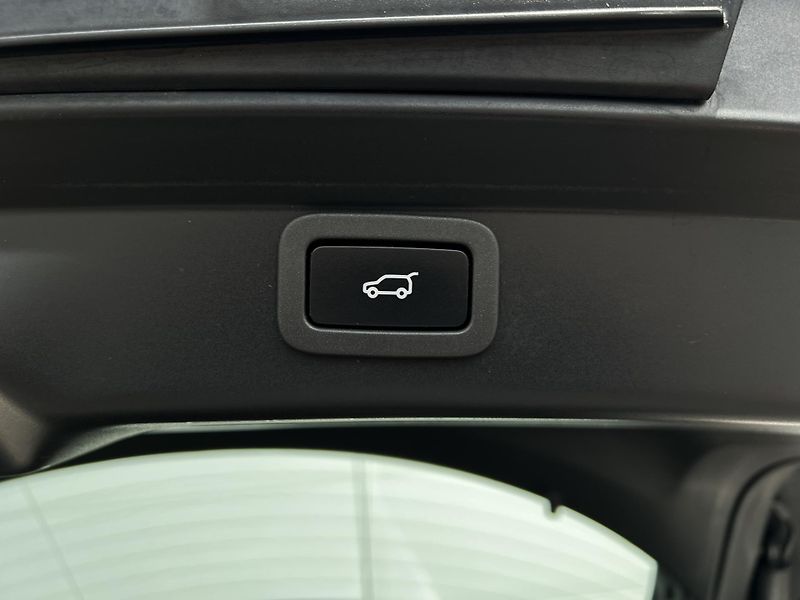Jaguar I-Pace EV400 90kWh NEW BATERY SOH 99% - fotka 25 z 27
