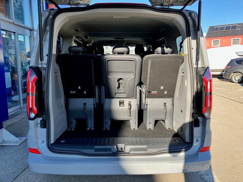 Ford Tourneo Custom (2025) Titanium X L1, Tourneo, 64 kWh - fotka 21 z 28