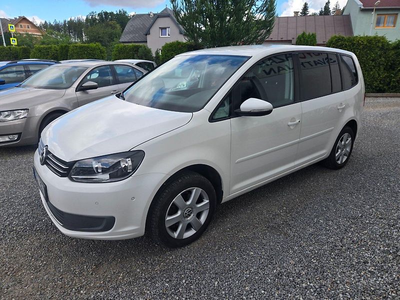 Volkswagen Touran (2012) 2.0 TDI DSG - fotka 6 z 20