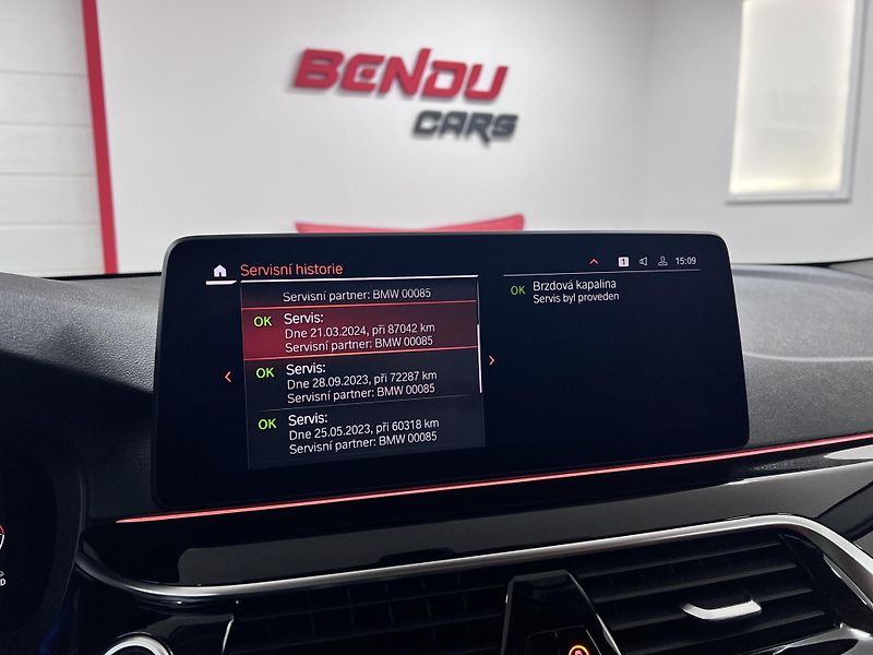 BMW Řada 5 520 d Xdrive 140 kW Premium - fotka 33 z 37