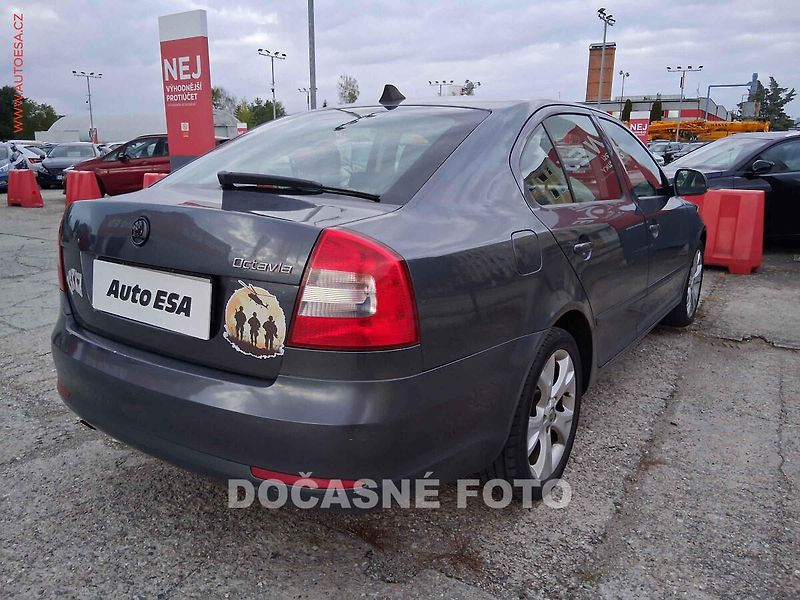 Škoda Octavia (2009) 1.4 TSI, ČR, Ambiente - fotka 2 z 3