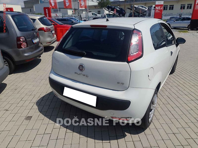Fiat Punto (2010) 1.4 - fotka 2 z 3