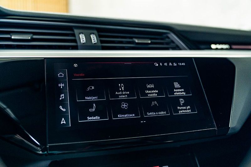 Audi e-tron 55 300kW Matrix Tažné ZÁRUKA - fotka 21 z 37