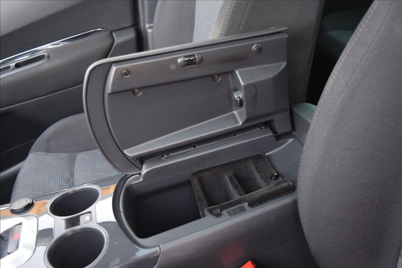 Peugeot 3008 1,6 i 88KW ALU NAVI PANORAMA - fotka 46 z 50