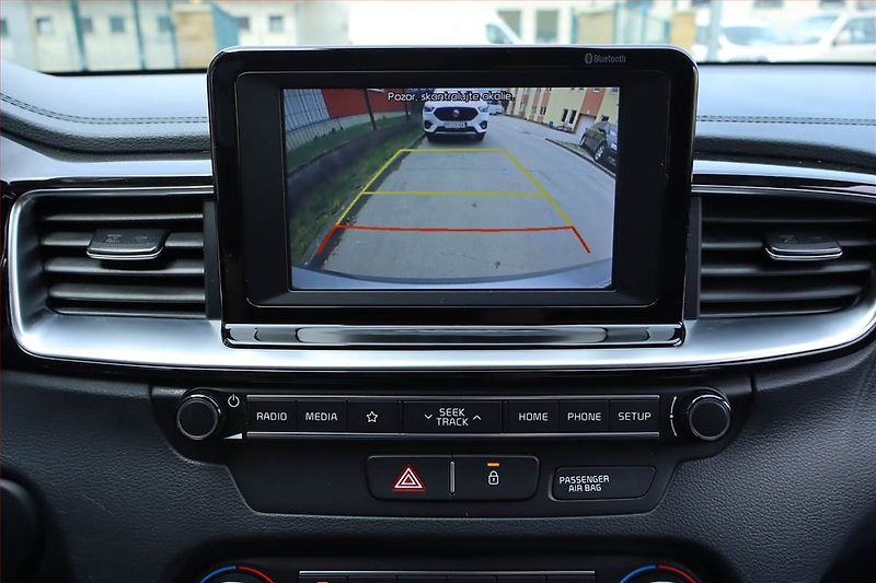 Kia Ceed (2018) Gold 1.4 T-GDI, Automat - fotka 17 z 20