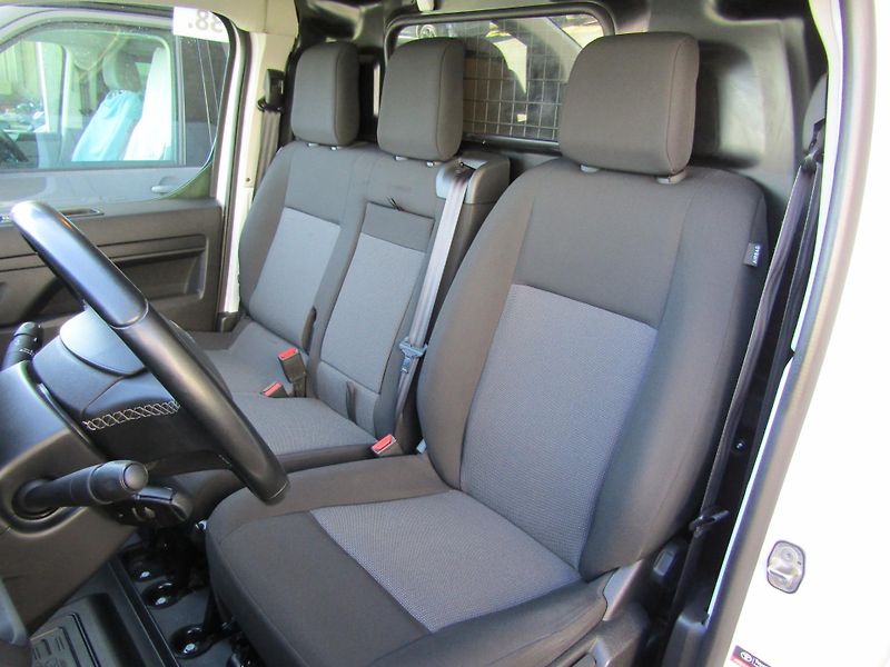 Toyota ProAce (2023) 1,5 D-4D 88 KW - fotka 22 z 26