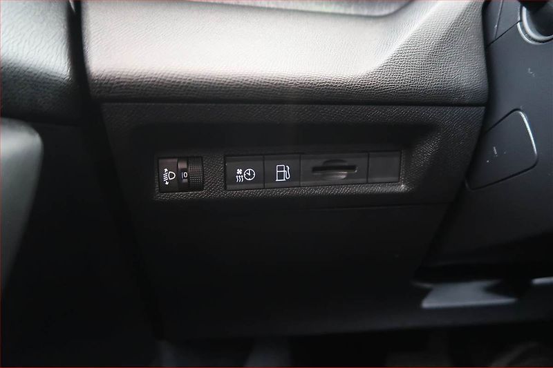 Peugeot 308 (2022) Allure Hybrid 180, Automat - fotka 19 z 21
