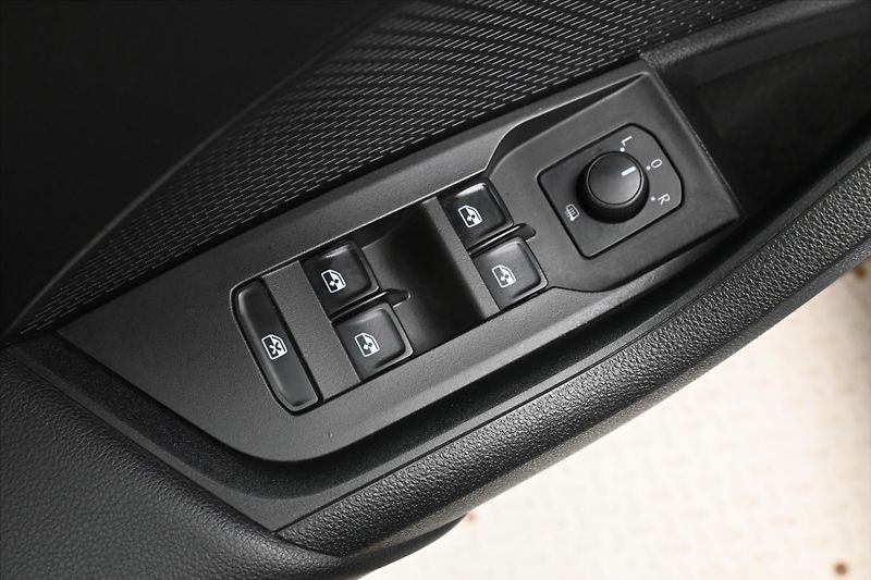 Škoda Octavia 2,0 TDI 110kW DSG NAVIGACE Zár - fotka 25 z 30