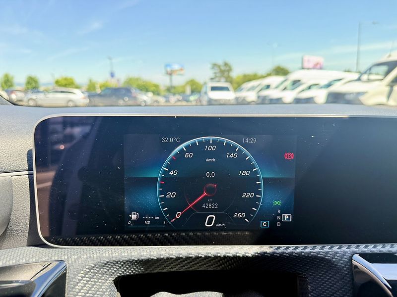 Mercedes-Benz Třídy A (2019) 180 d - fotka 19 z 31