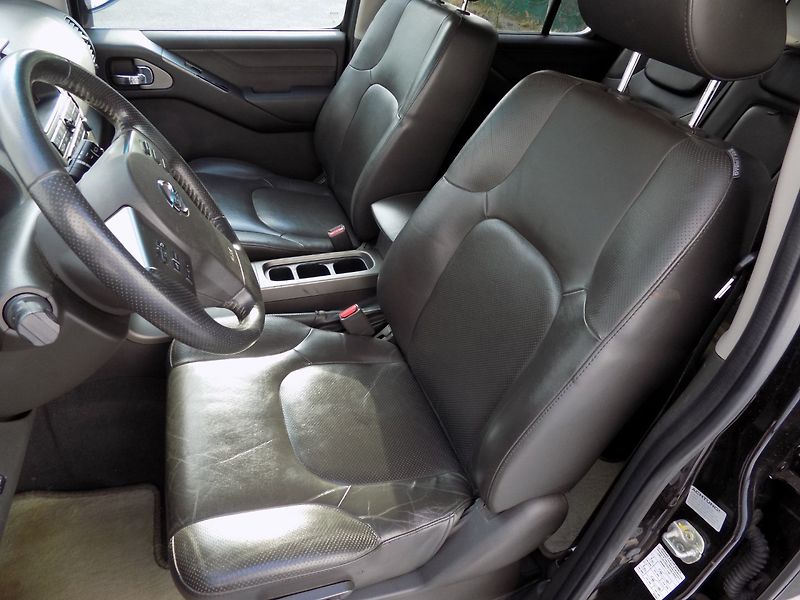 Nissan Pathfinder (2008) 2.5DCi/4x4/7.Míst/ - fotka 9 z 37