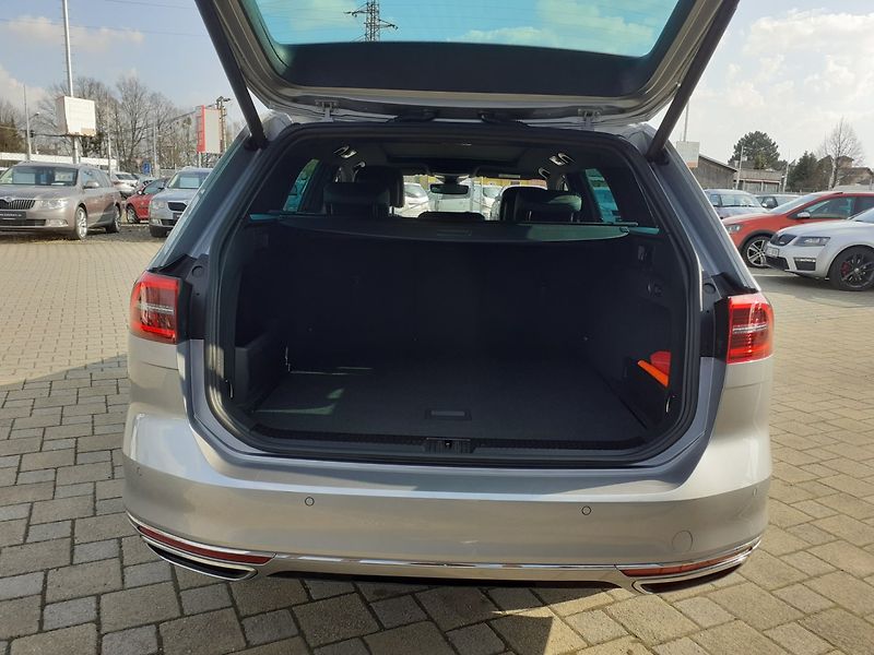 Volkswagen Passat (2018) 2.0 BiTDi 4x4 - fotka 32 z 48