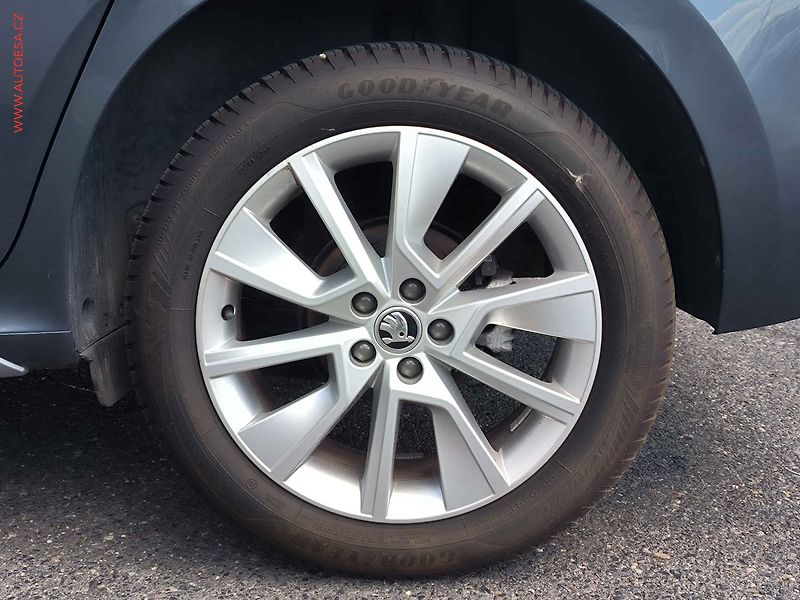 Škoda Kamiq (2021) 1.0 TSi, Style, DSG - fotka 23 z 23