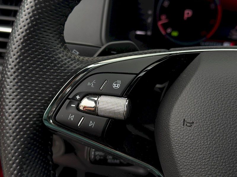 Škoda Karoq (2023) 1.5 TSI 110 kW DSG SportLine - fotka 9 z 25