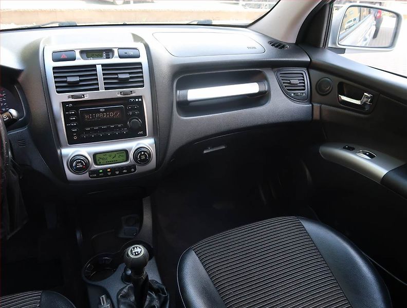 Kia Sportage (2007) 2.0 16V, LPG, 4X4, Tempomat - fotka 8 z 17