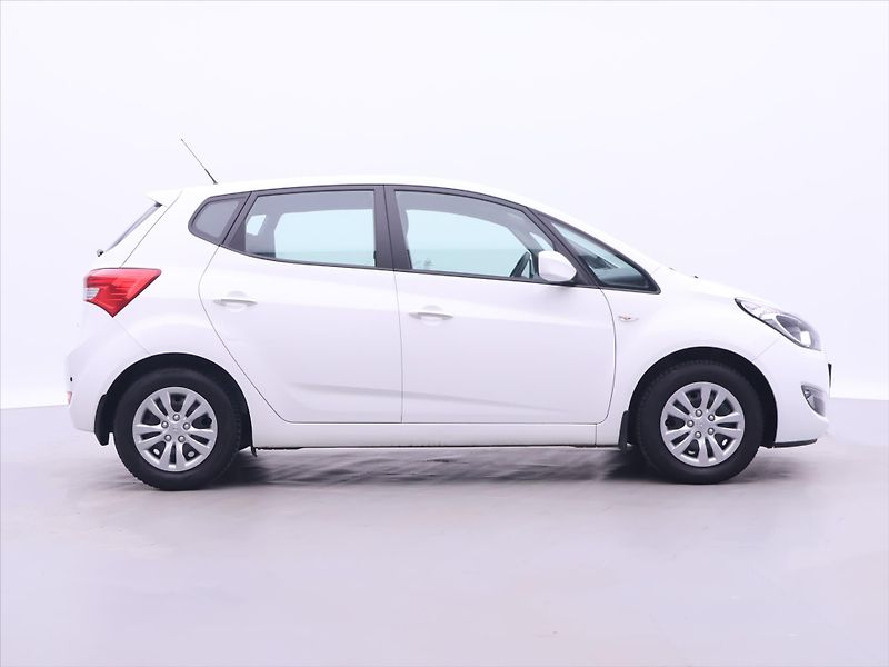 Hyundai ix20 1,6 CVVT 91kW Czech Klima - fotka 8 z 32