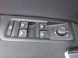 Volkswagen Touran (2015) 1.6TDI, AC, výhřev sed - náhled 14