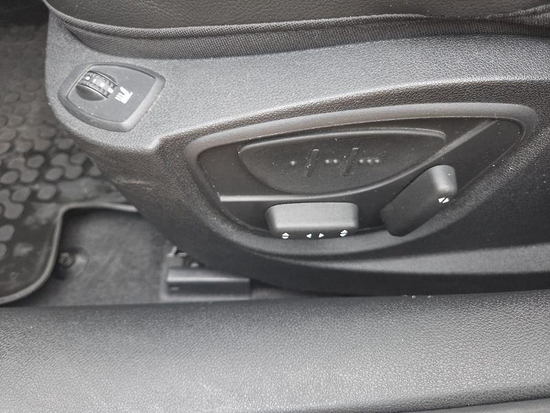 Renault Laguna 2.0dCi GT 131kW BOSE*4CONTROL* - fotka 18 z 38