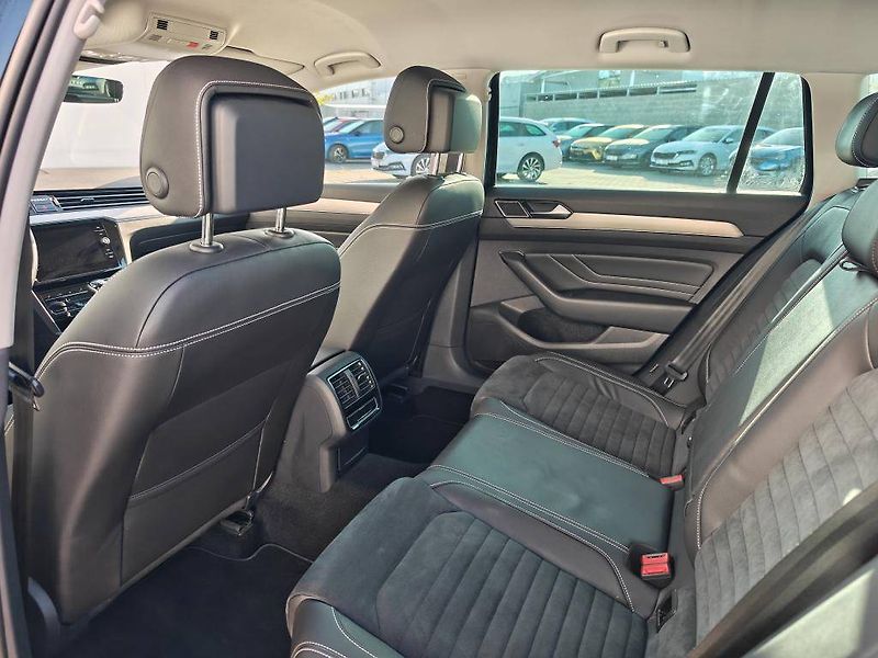Volkswagen Passat Elegance 6G 2,0TDi - fotka 7 z 23