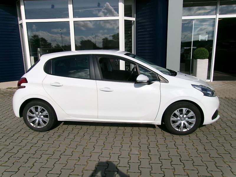 Peugeot 208 1.2 Puretech - fotka 4 z 18