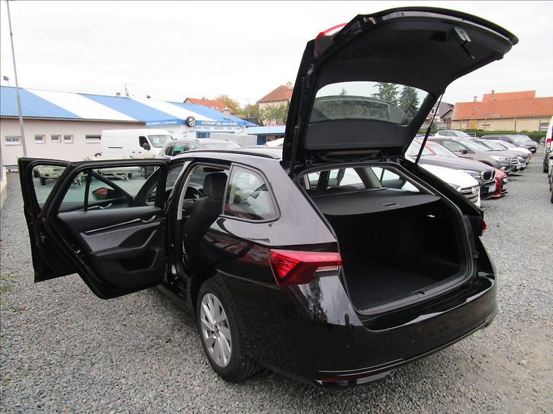Škoda Octavia Combi 2.0TDi DSG Selection - fotka 46 z 59