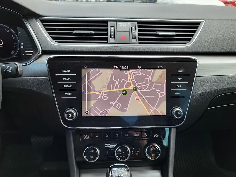 Škoda Superb 2.0 TSI 206kW DSG 4x4 STYLE+ - fotka 12 z 50