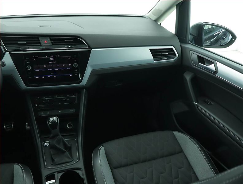 Volkswagen Touran (2025) Comfortline 1.5 TSI - fotka 8 z 19