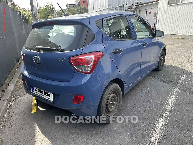 Hyundai i10 (2016) 1.0i, ČR, servis.kniha - fotka 2 z 3