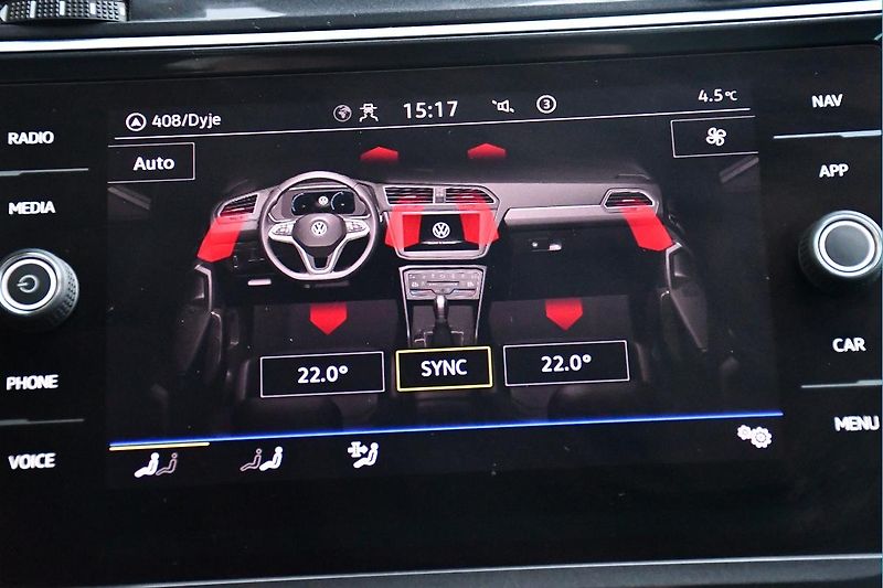 Volkswagen Tiguan 2.0TDi DSG NAVI TAŽNÉ ČR 1.M - fotka 26 z 41