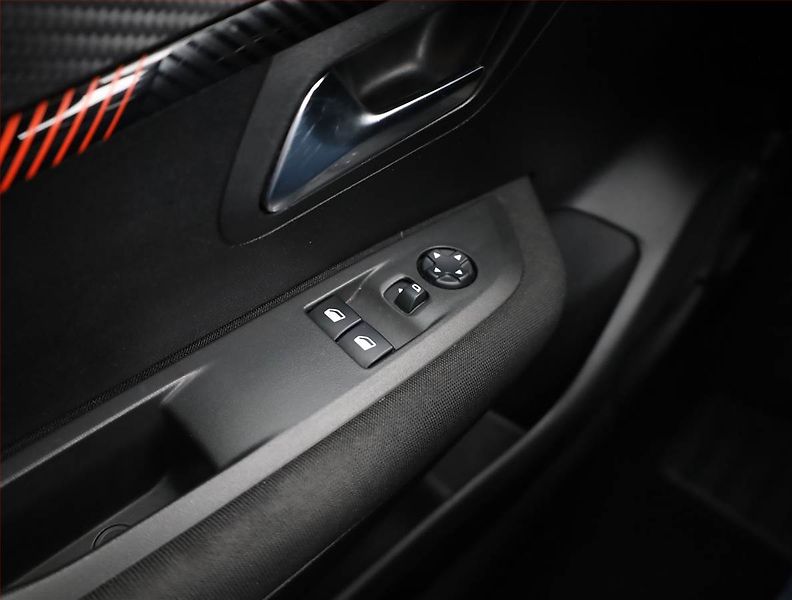 Peugeot 208 (2021) Active 1.2 PureTech - fotka 12 z 15