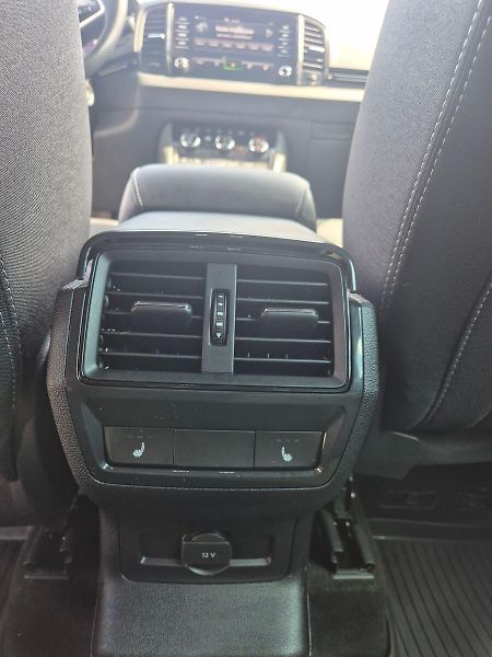 Škoda Karoq SportLine 1,5 TSI DSG, tažné, - fotka 12 z 35