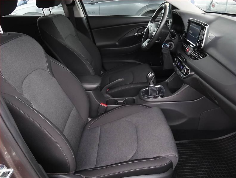 Hyundai i30 (2021) Smart 1.5 T-GDI MHEV, ČR,1.maj - fotka 9 z 20