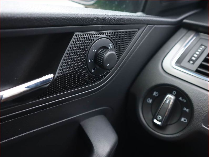 Škoda Rapid (2018) 1.2 TSI, Navi, Bi-Xenony - fotka 19 z 20