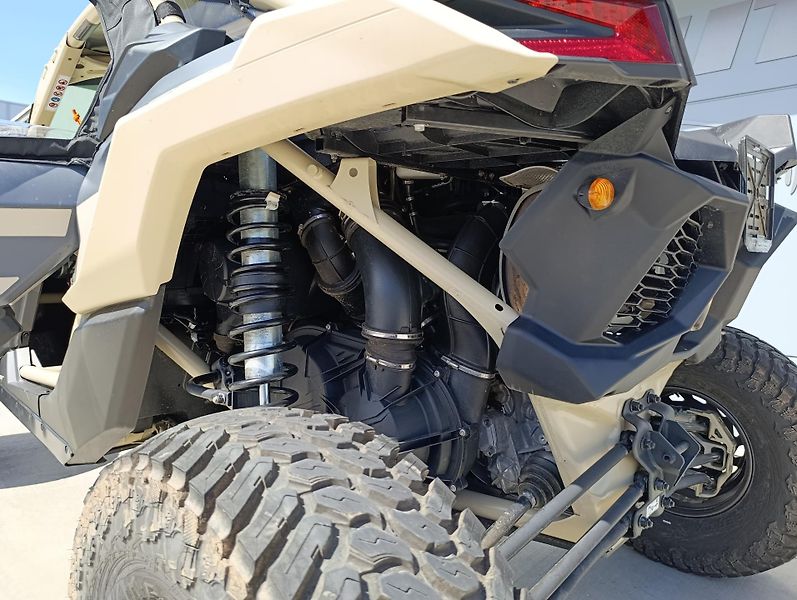 Can-Am MAVERICK XRS TURBO RR DPH - fotka 24 z 30