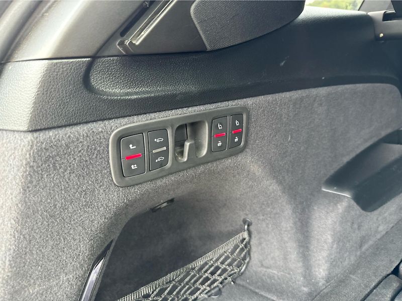 Audi Q7 3.0 TDI Quattro S-Line 7míst - fotka 19 z 27