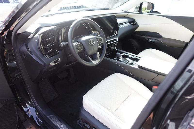 Lexus RX 450h plus RX450h+ Executive Plus - fotka 12 z 37