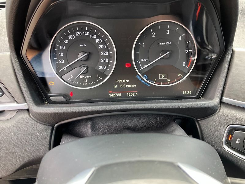 BMW X1 (2016) X-DRIVE 2.0d 140kW HEAD-UP,ČR - fotka 25 z 30