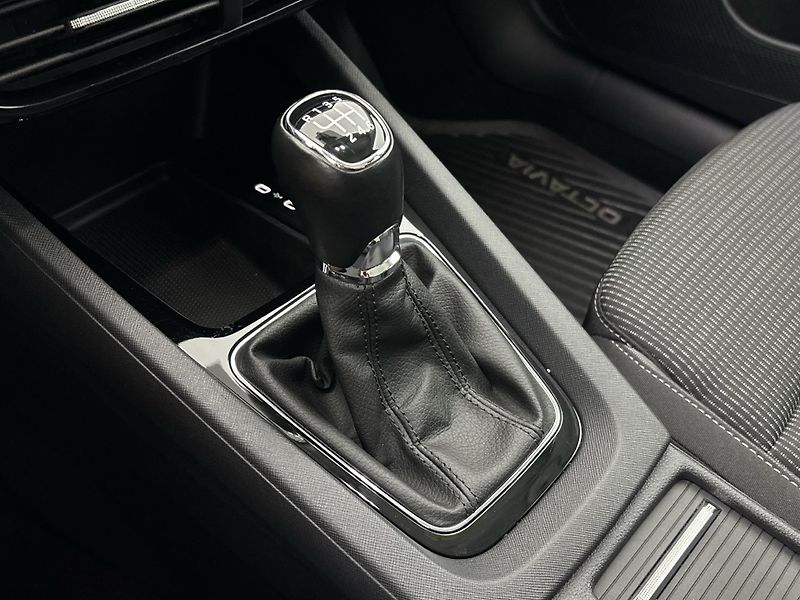Škoda Octavia Ambition - fotka 20 z 25