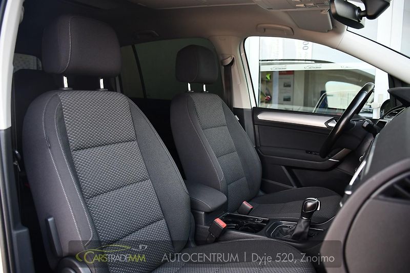Volkswagen Touran 1.6TDi DSG  - fotka 17 z 48