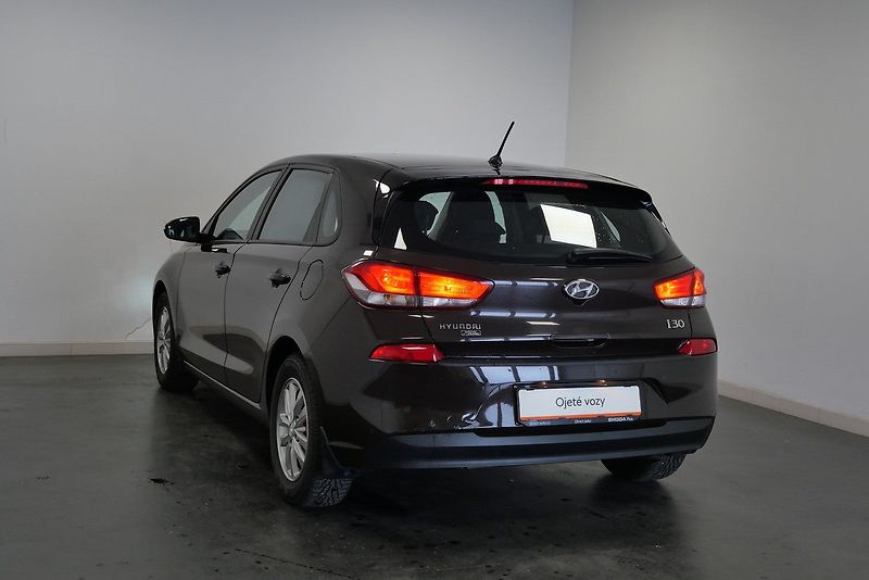 Hyundai i30 - fotka 7 z 22
