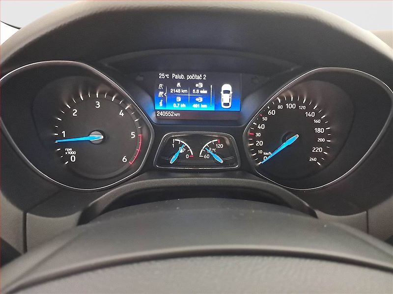 Ford Focus (2015) 1.6 TDCi, Serv.kniha - fotka 11 z 14